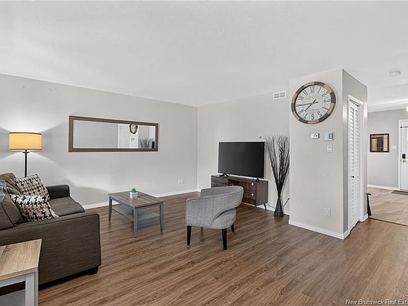 5th image of 35 Monaghan Dr