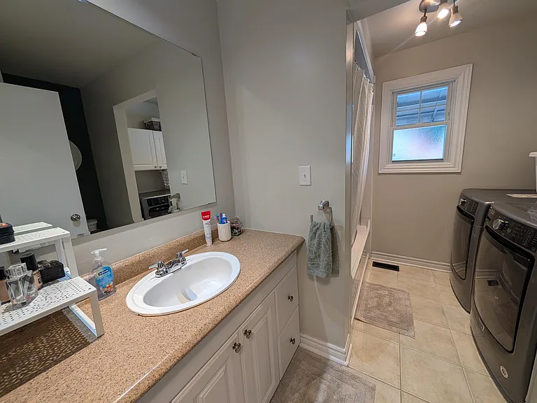835 Pembridge Cres #HOUSE — Photo 15