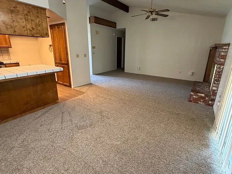 1635 E Eastbrook Ave — Photo 8
