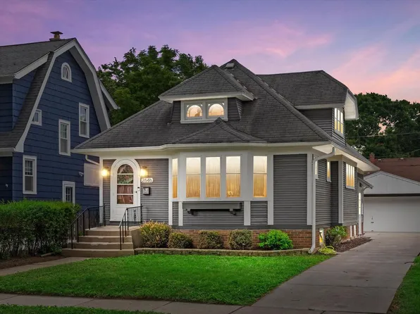 2646 N 69th St, Wauwatosa, WI 53213