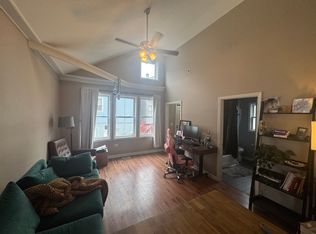 2042 W Cullerton St, Chicago, IL 60608