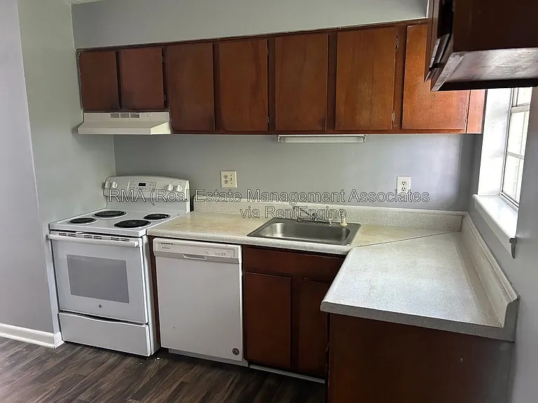 1110 W Poplar St #L3 — Photo 3