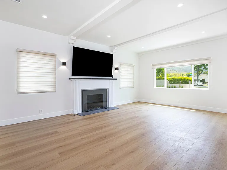 2225 Scott Rd — Photo 5