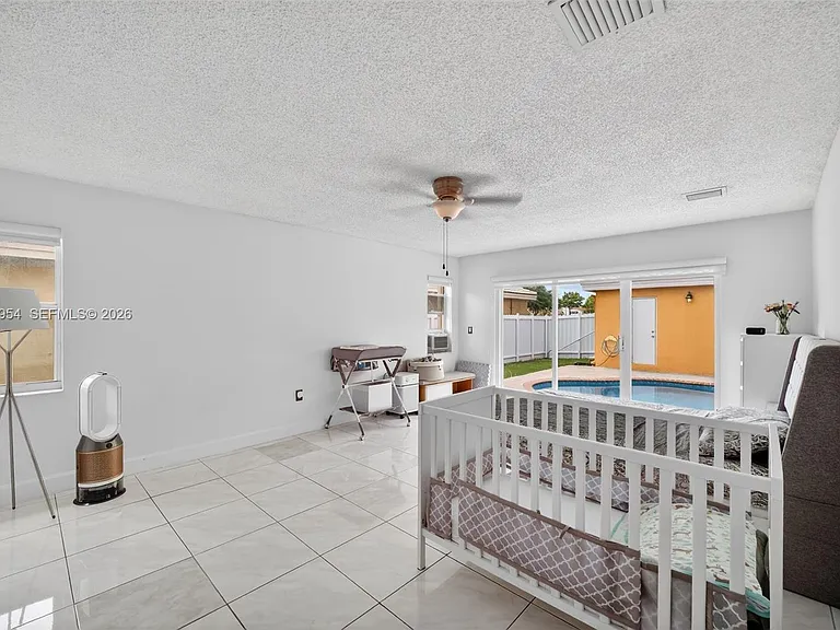 685 SW 198th Ter — Photo 20