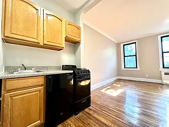 Rented by R New York