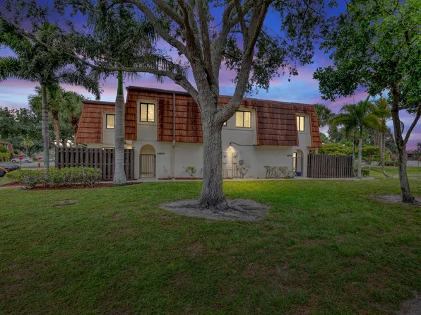 2227 White Pine Circle #C, Greenacres, FL 33415