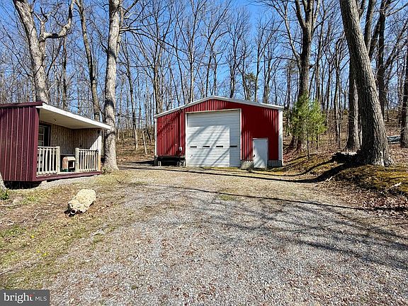 3rd image of 632 Raystown Rd