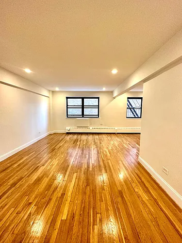 149-45 Northern Blvd #3S Photo 1