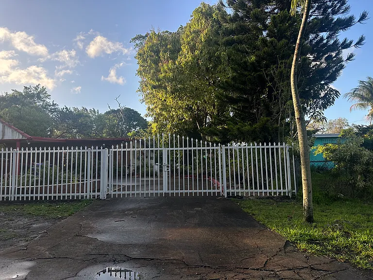 Country Club Ln — Photo 9