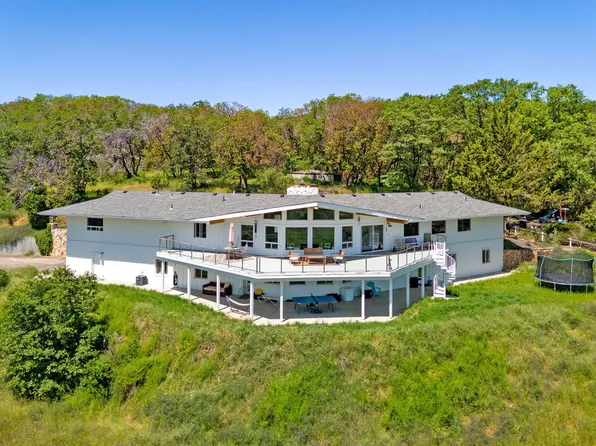 4640 Scenic Ave, Central Point, OR 97502