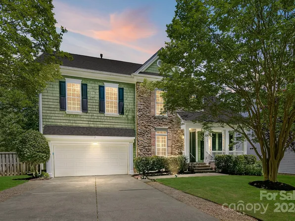 7801 Crestfield Ln, Tega Cay, SC 29708