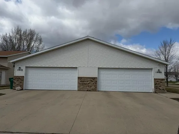 1006 Oak Pl, West Fargo, ND 58078