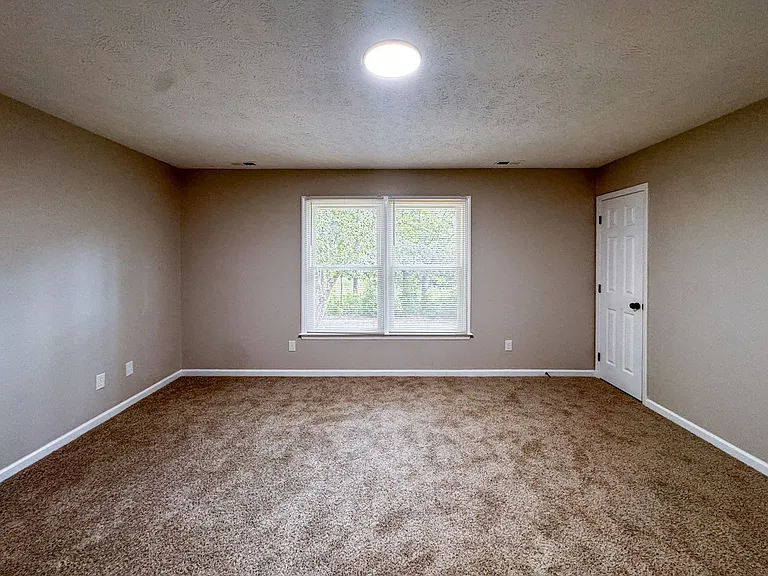 471 Brandermill Rd — Photo 11