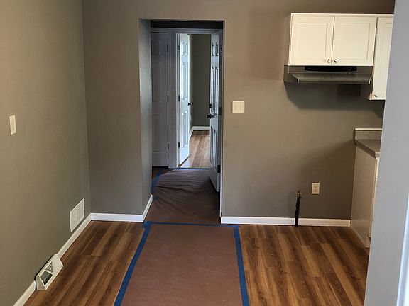 Lower level Eat in kitchen