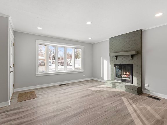 4th image of 475 E Merle Ln