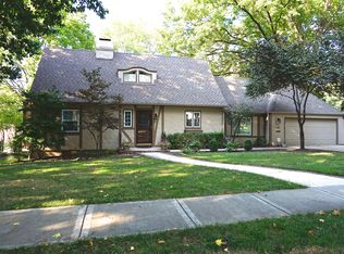 1216 Romany Rd, Kansas City, MO 64113