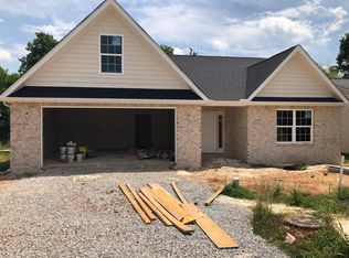 1824 River Poppy Dr, Mascot, TN 37806