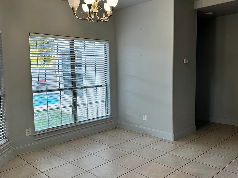 2407 Williams Ct — Photo 6
