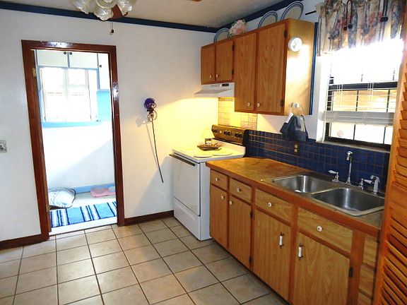 5th image of 3030 W Lee Road 240