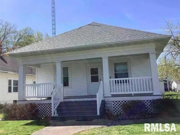 618 E Union St, Nokomis, IL 62075