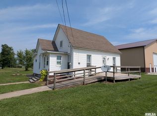 202 E Maple St, Stronghurst, IL 61480