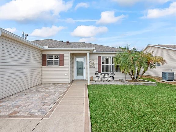 4th image of 1106 Berkshire Pl