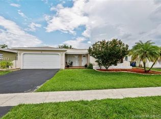 10631 NW 26th Pl, Sunrise, FL 33322