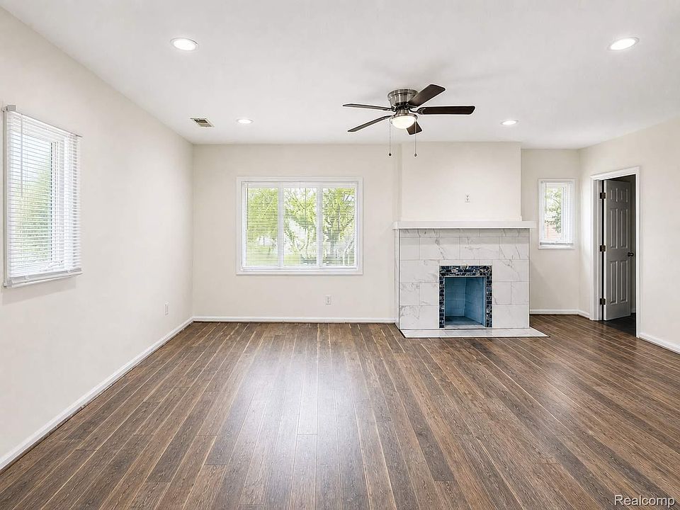 5081-5083 Buckingham Ave, photo 3