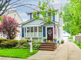 103 Yale St, Williston Park, NY 11596