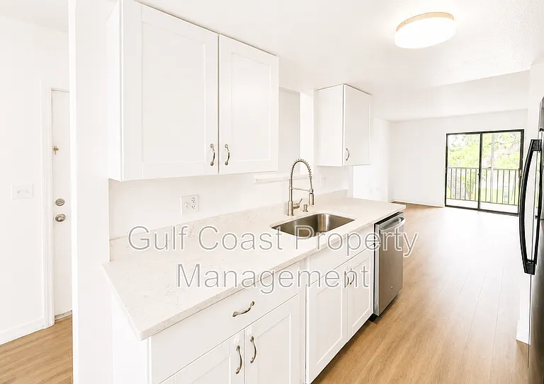 5310 26th St W #1406 — Photo 4