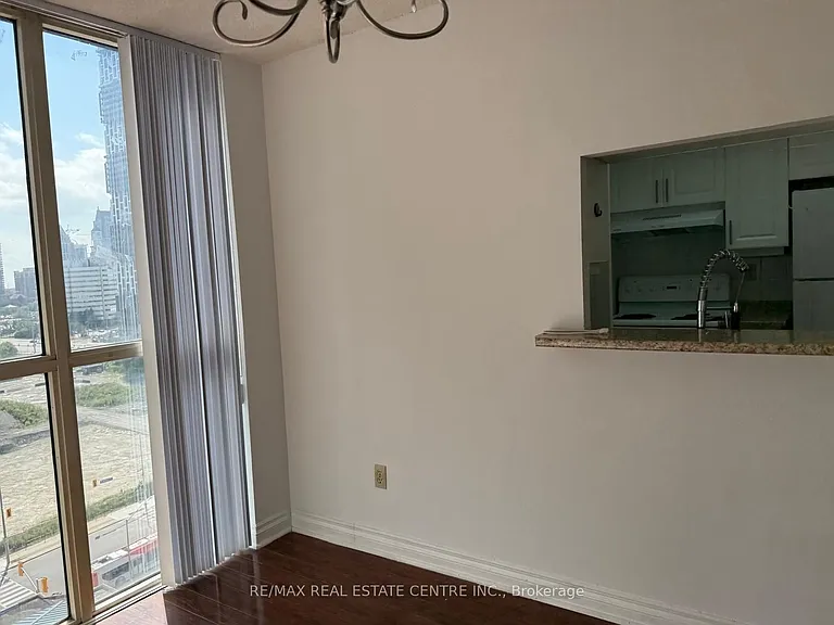 265 Enfield Pl #1403 — Photo 6