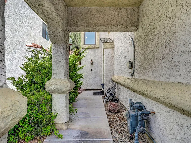 6644 Pepperidge Way — Photo 7