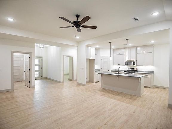 5th image of 949 Cook St