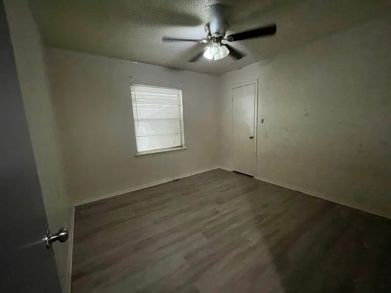 1437 S Rusk St — Photo 13