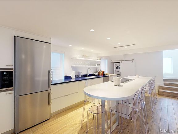 4th image of 1460 Ocean Dr APT 311