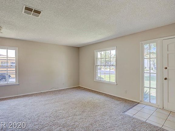 3rd image of 1385 Elizabeth Ave Unit 1