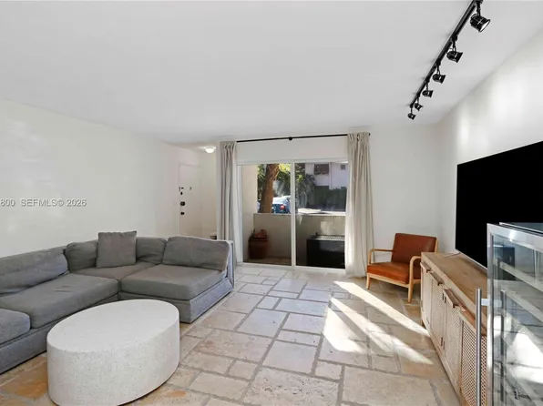 9394 SW 77th Ave APT F4, Miami, FL 33156