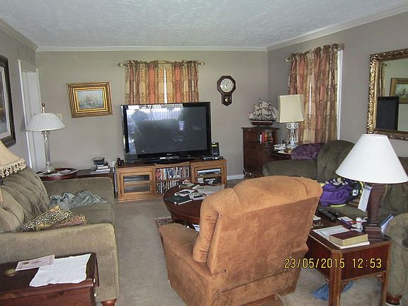 LIVING RM