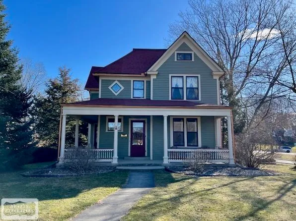 165 Floral Ave, Mount Clemens, MI 48043