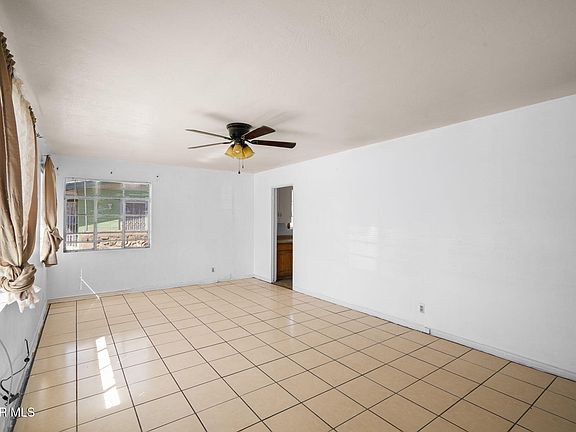 5th image of 323 Vivian Dr