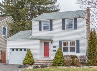 18 Midway Dr, Livingston, NJ 07039