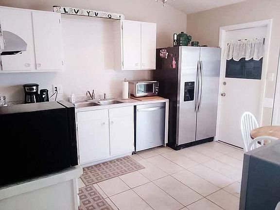 3rd image of 1721 Brewton Cir
