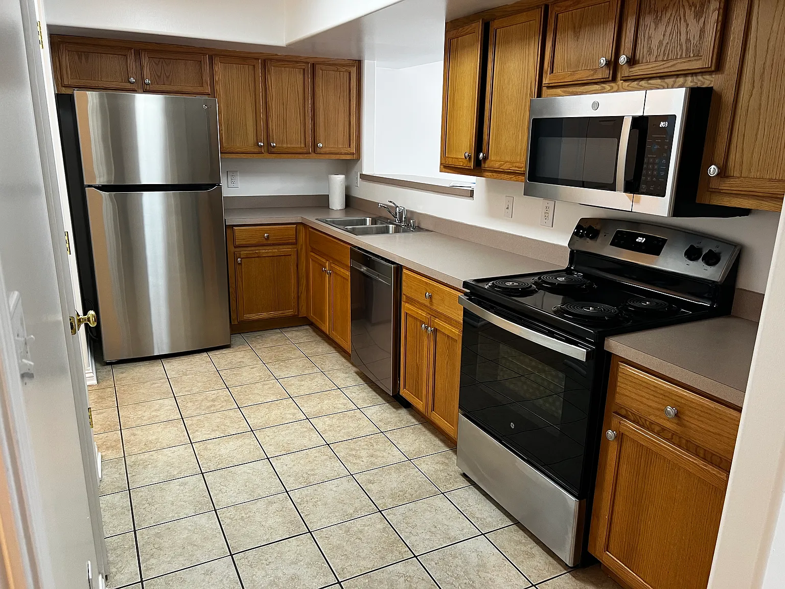 1018 Fiddler Creek Way — Photo 2
