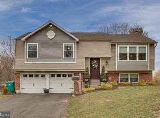 2268 Black Horse Dr, Warrington, PA 18976