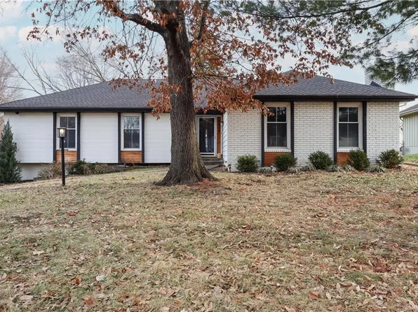 7929 N Forest Ave, Gladstone, MO 64118