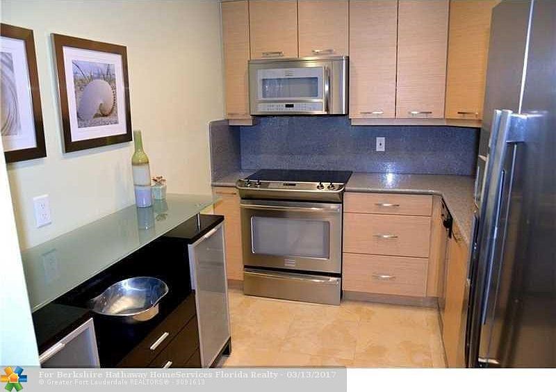 1st image of 6425 Bay Club Dr APT 2