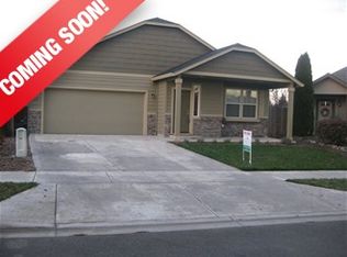 620 Woodlark Dr, Medford, OR 97501