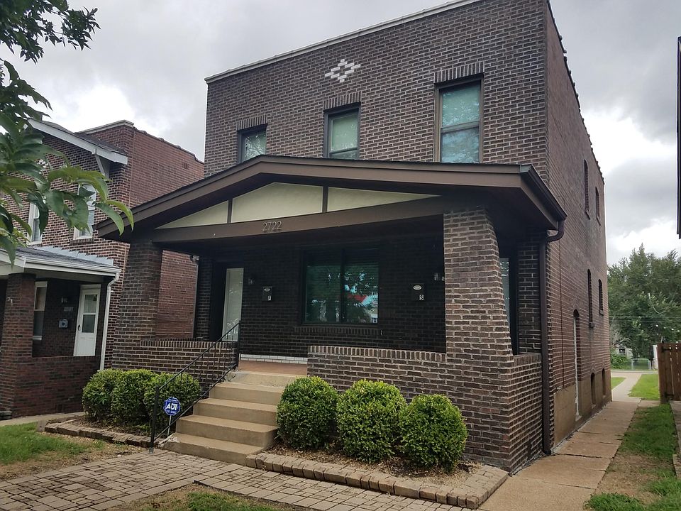 Front of building on Hampton