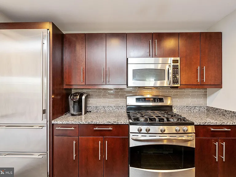 219 S 18th St #29-709 — Photo 10