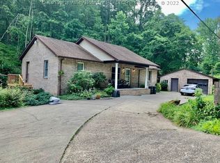 4151 Blue Sulphur Rd, Ona, WV 25545